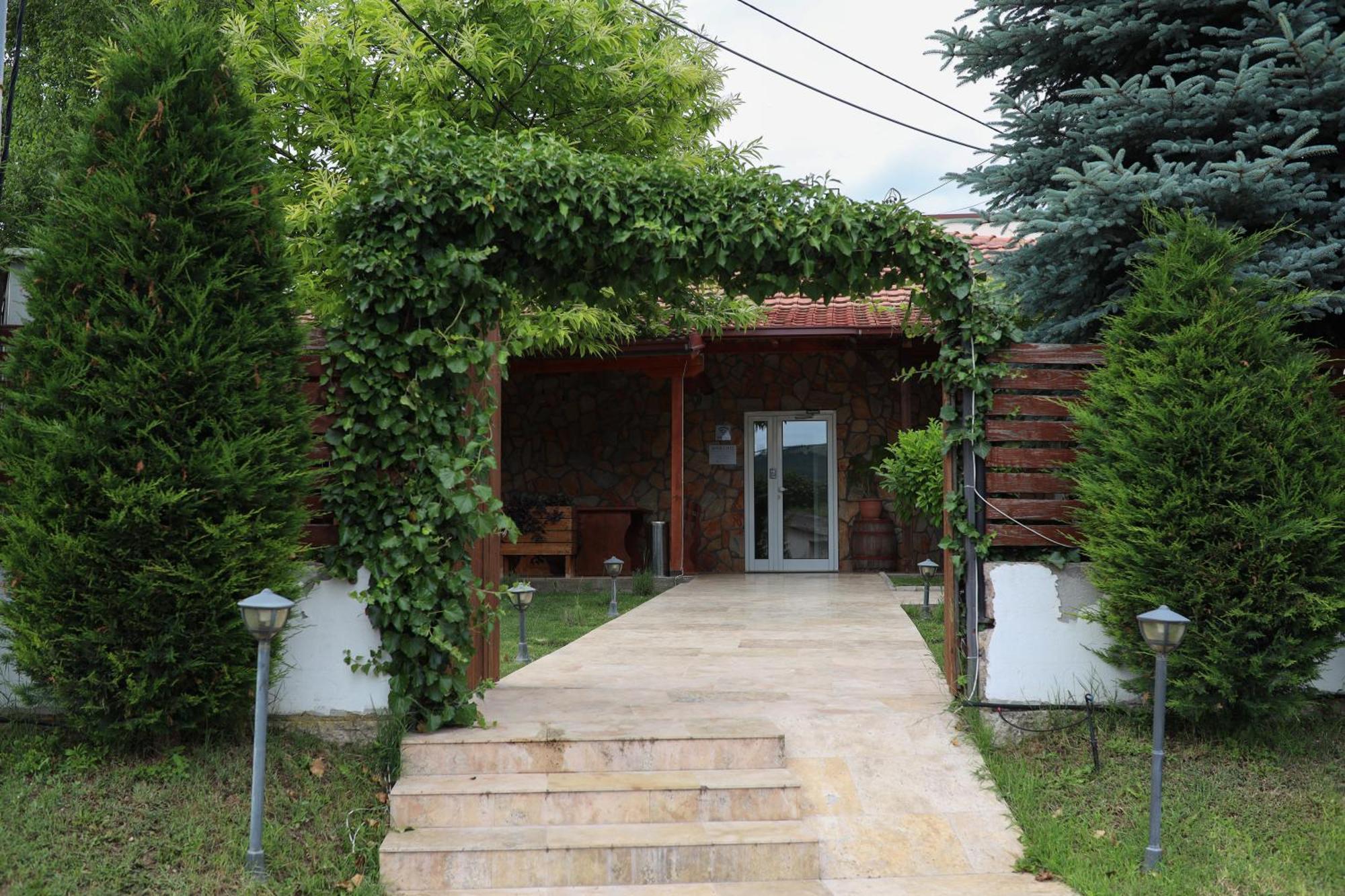 Kokino Winery Ξενοδοχείο Κουμάνοβο Εξωτερικό φωτογραφία